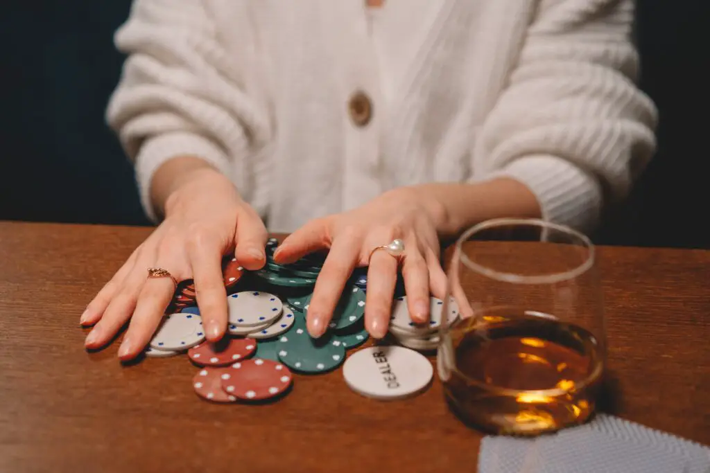 Valor ficha blanca poker: descubre su precio